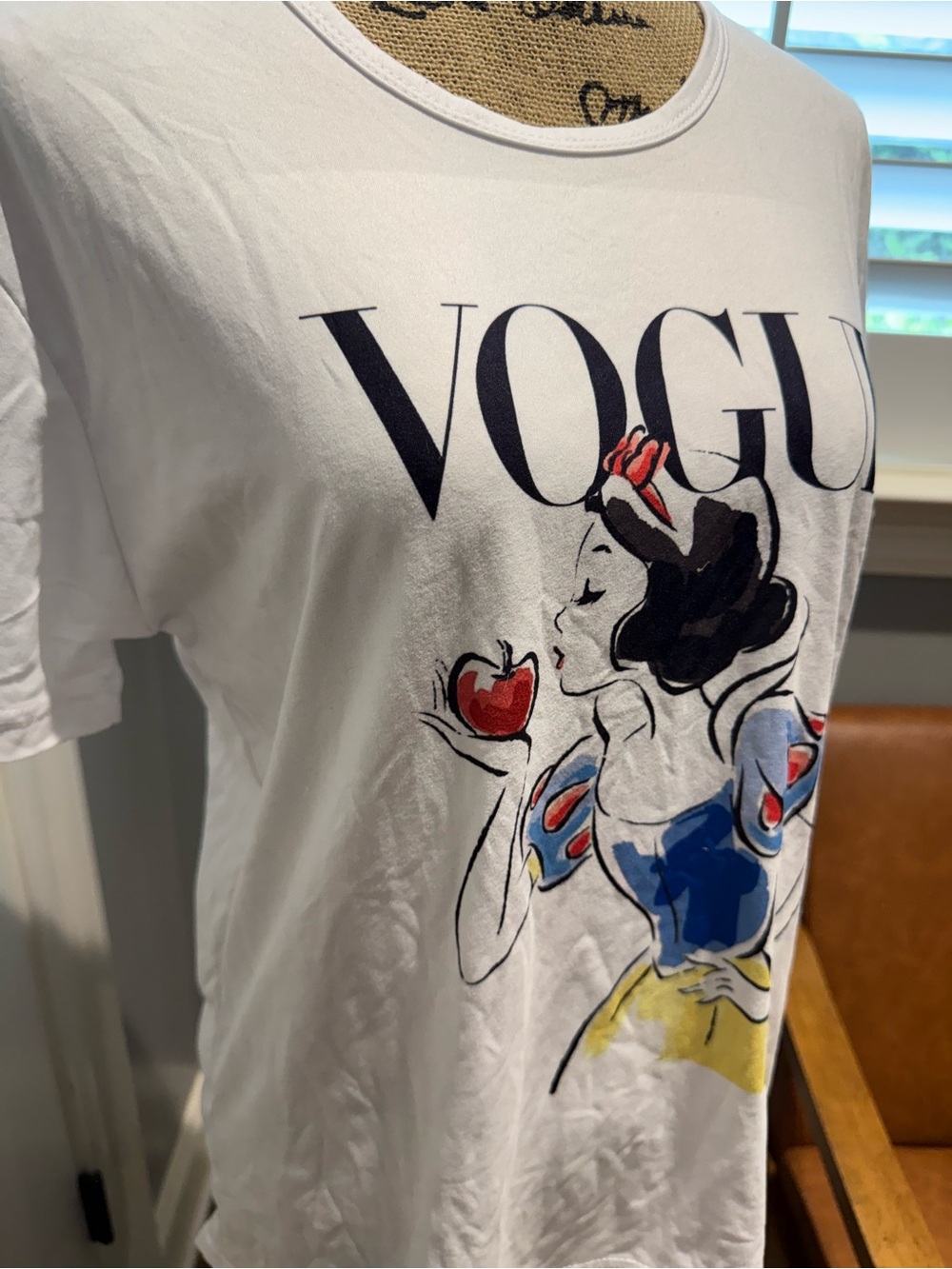 Vogue White Short-Sleeve Graphic Tee w/Snow White - RUNS SMALL